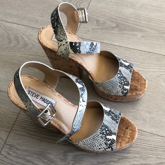 Steve Madden Shoes - Sandals